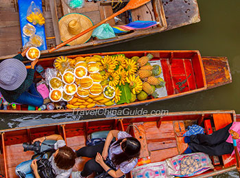 A floating market in Bangkok