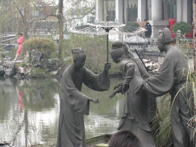 Statue on the bank of West Lake