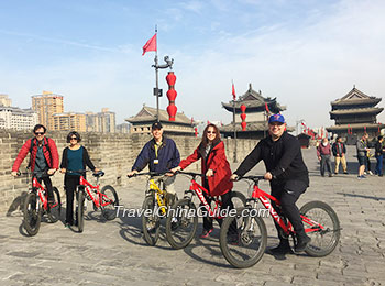 Cycling on the Xi'an City Wall