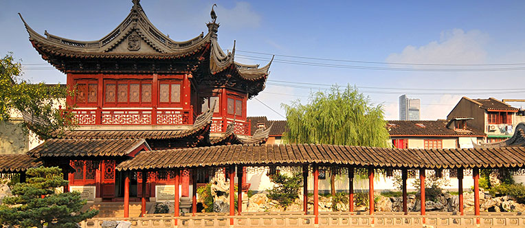Admire the graceful Yu Garden