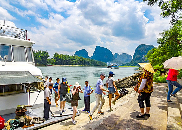 4 Star Li River Cruise Tickets Booking Online, Transfer to Dock