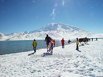 Karakuri Lake