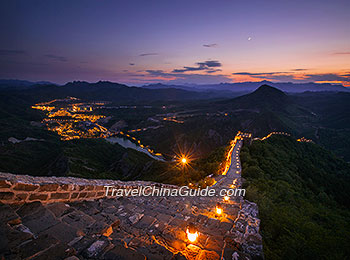 Night view of Simatai Great Wall