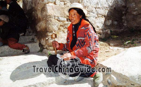 Tibetan woman with sunburnt face