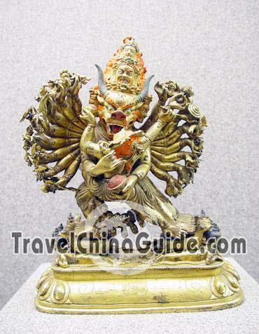 Grotesque statue