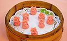Are you attracted by these delicately-made dumplings? They looks like charming flowers in shape.