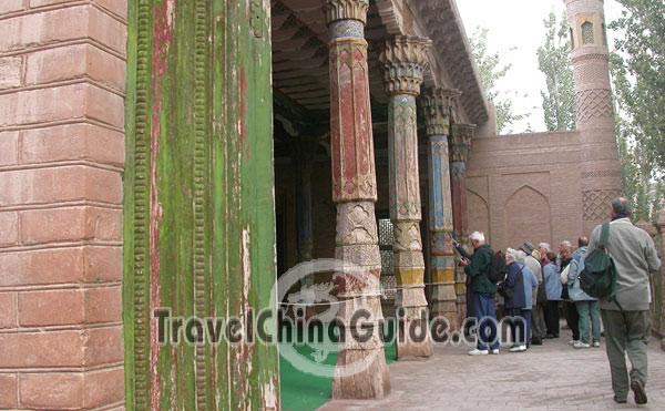 Foreign tourists visit the mosque