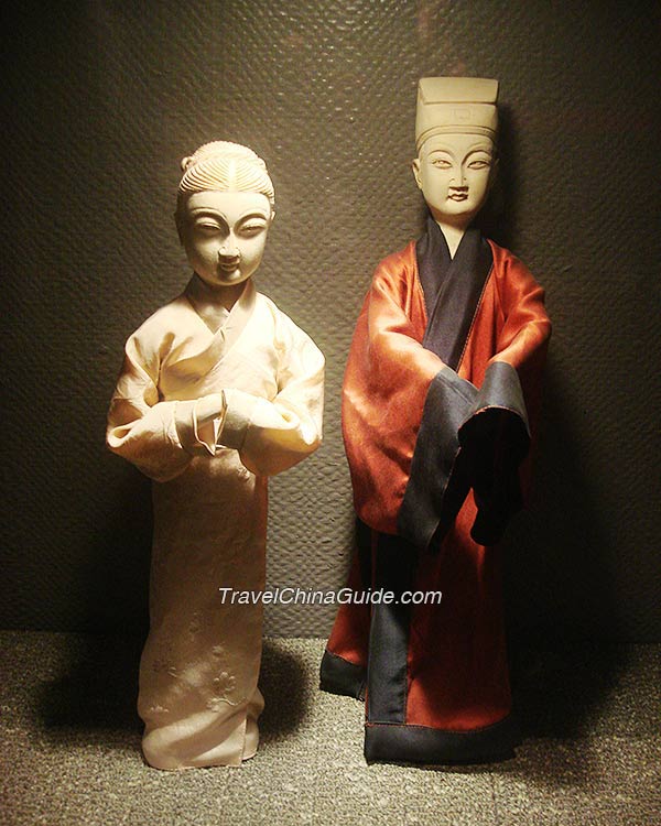 Costume of the Ming Dynasty (1368-1644): After unifying china, Zhu Yuanzhang, the founder of the Ming Dynasty, ordered the people to revert to Han Chinese style and established new rules for clothing and accessories in 1370. The characteristic garments to the Ming Dynasty were gowns with loose sleeves. In the early Ming, Officials began to differentiate their ranks with mandarin squares. At meanwhile, ladies mainly wore jackets and shirts.