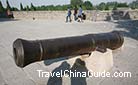 French Canon. In 1900, the Eight Powers of UK, USA, Germany, Italy, Japan, France, Russia and Austria invaded Shanhaiguan and bombed the Old Dragon’s Head. This canon is one of the witnesses of invaders suppression over the Chinese People
