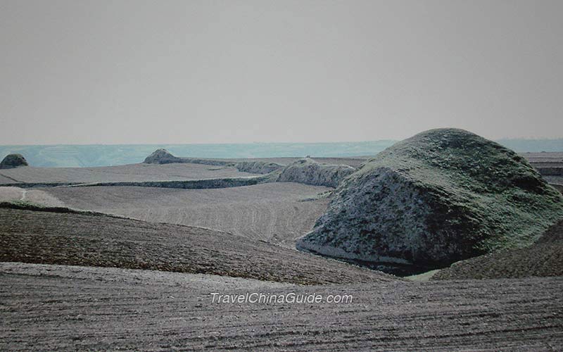 Relics of Great Wall of the Qin State, Mengyuan Town, Pengyang County, Ningxia Hui Autonomous Region