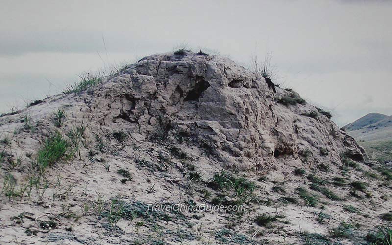 Ruins of the Northern Great Wall of the Zhao State, Damiao Village, Baotou City, Inner Mongolia Autonomous Region