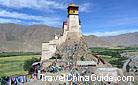 Yumbu Lakang was once the palace of the first tsanpo (Tibetan for ruler) of Yapan River valley area and the earliest palace in Tibet.