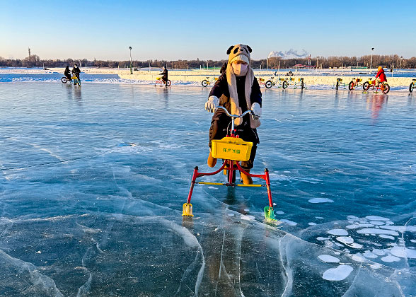 Enjoy Ice Sledding on the Songhua River