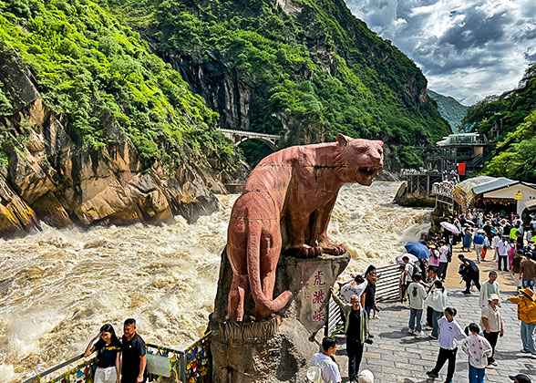 Tiger Leaping Gorge, Lijiang