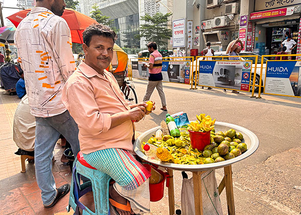 Street Fruit Vendor Dhaka