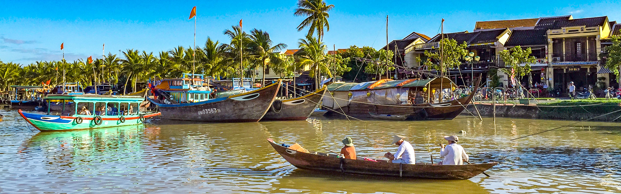 Floating market in Vietnam Floating market in Vietnam
