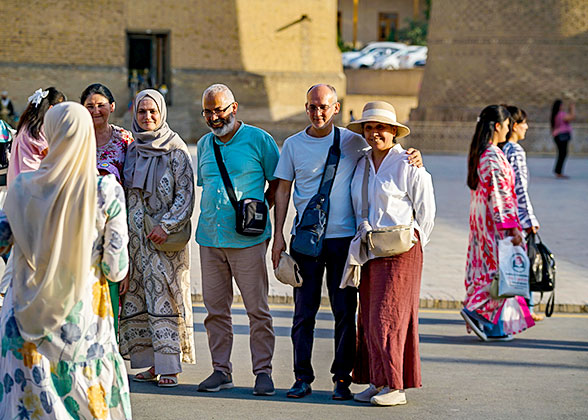 Visitors at Hisor Fortress