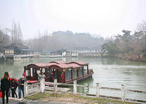 Slender West Lake in Yangzhou