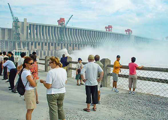 Watch Flood at Three Gorges Dam