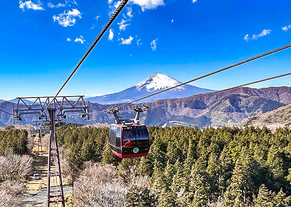 Enjoy the Panorama of Mt. Fuji by the Ropeway