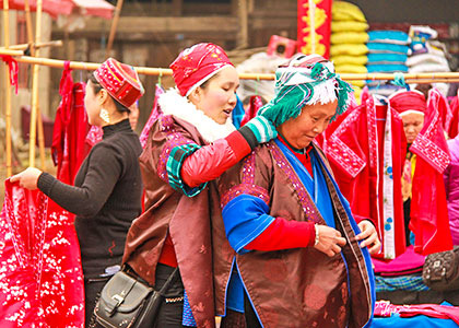 Local market in Kaili
