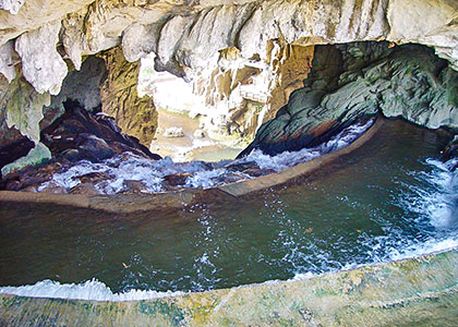 Zhijin Cave