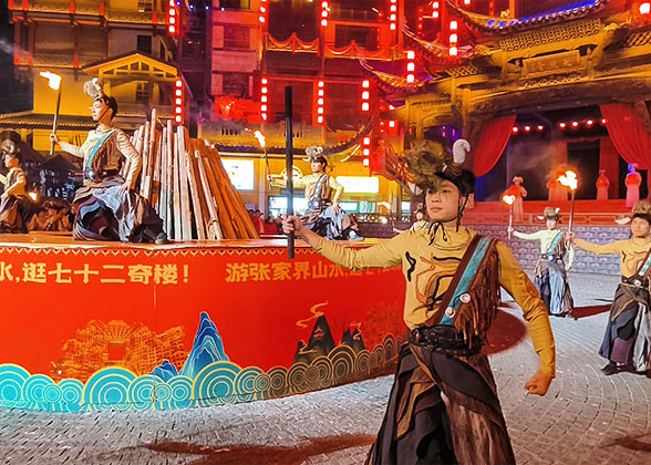 Street Performance at 72 Wonder Tower