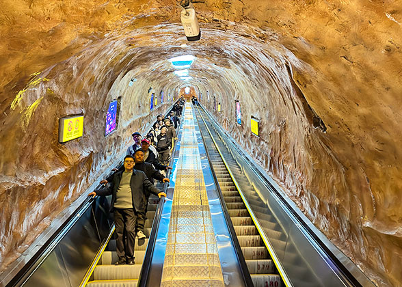 1 Day to Zhangjiajie Grand Canyon, Glass Bridge, and Tianmen Mountain