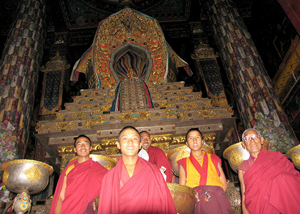 Monks at Tashilhunpo Temple