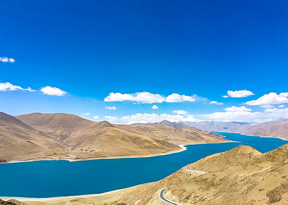 Yamdrok Yumco Lake