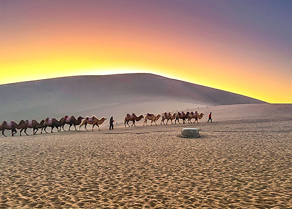 Echoing-Sand Mountains, Dunhuang