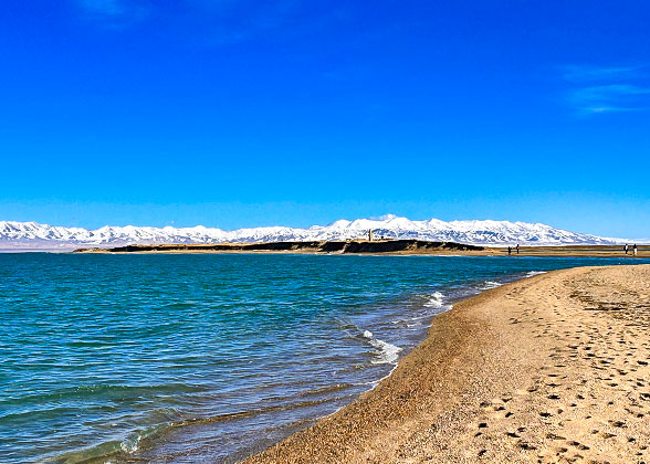 Enjoy Crystal Waters of Qinghai Lake