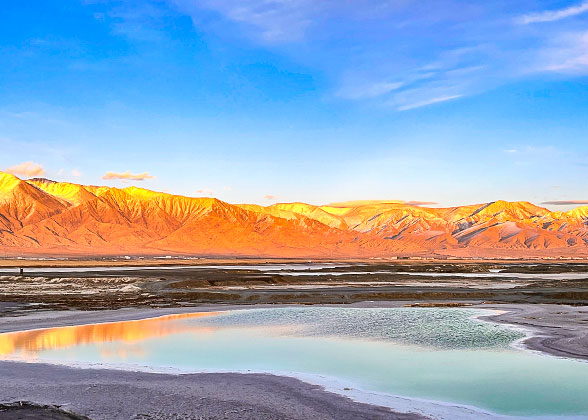A Beautiful Salt Lake en Route