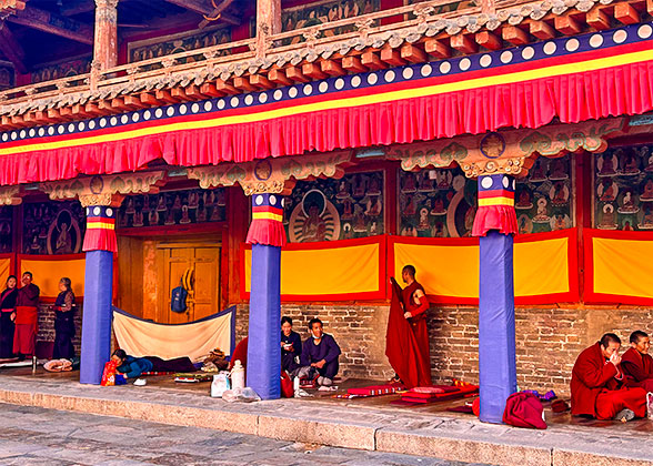 Tibetan Monks in Ta'er Monastery