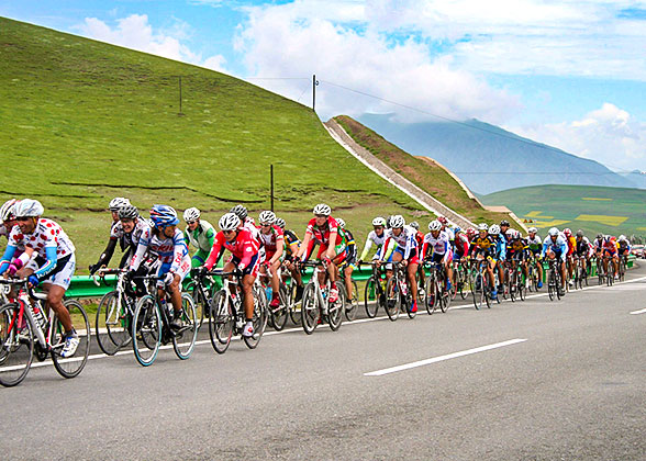 Qinghai Cycling Race through Grasslands