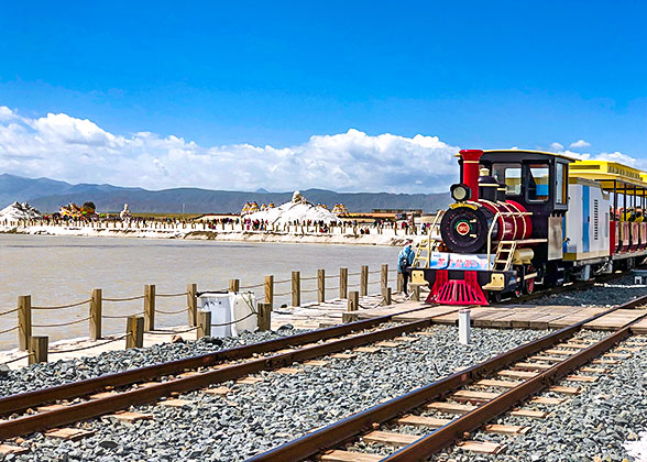 Take a Slow Train in Chaka Salt Lake, Qinghai