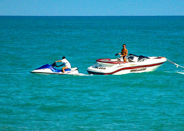 Thrilling Speedboat Adventure
