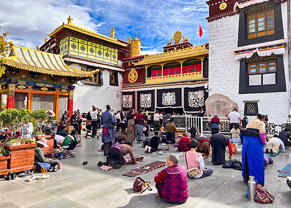11 Days Beijing - Xi'an - Lhasa - Shanghai