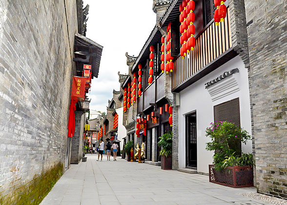 East and West Street, Guilin
