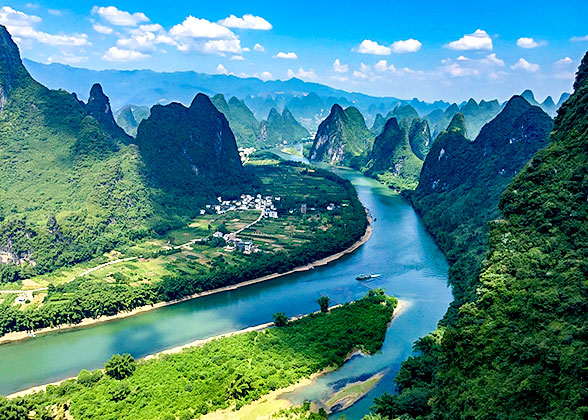 The Panoramic View of Li River