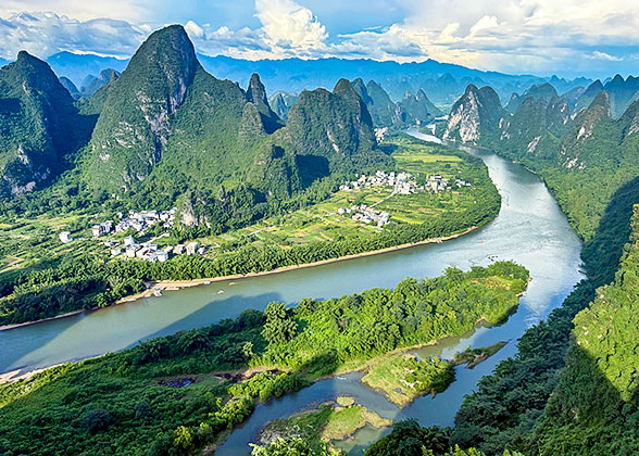 The Panoramic View of Li River
