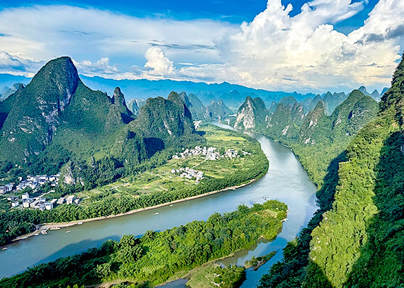 The Panoramic View of Li River