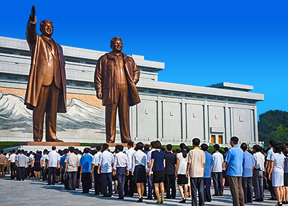 Statues of Kim Il Sung and Kim Jong Il