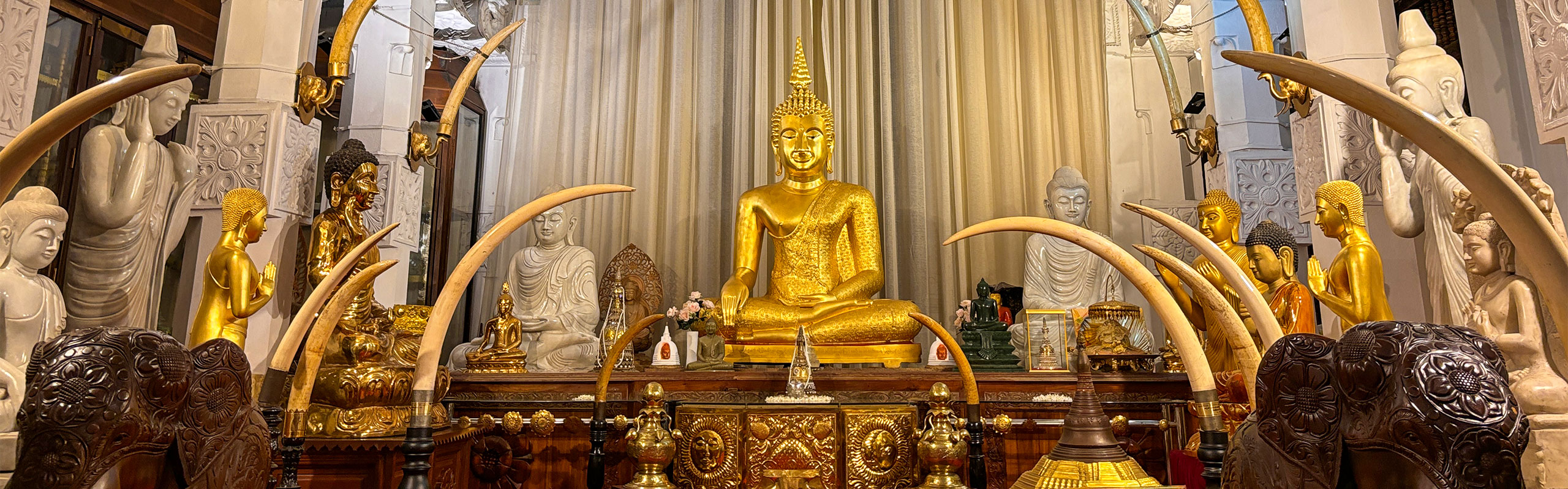 Buddha Tooth Temple in Kandy