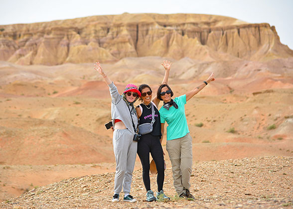 Our Guests at the Flaming Cliffs Our Guests at the Flaming Cliffs