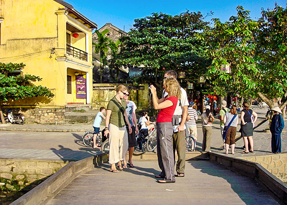 Walking Tour in Hoi Ancient Town