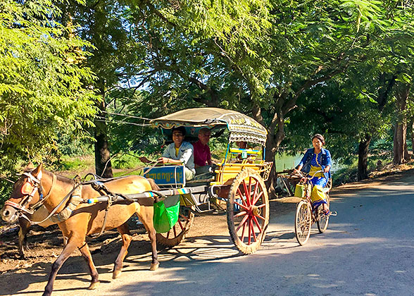 Horse Carriage to the Old Bagan