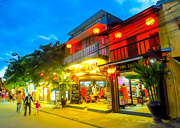 Street of Hoi An Old Town
