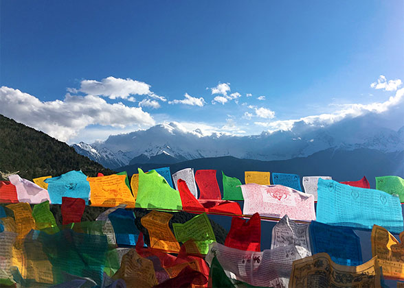 Prayer Flags, Feilai Temple