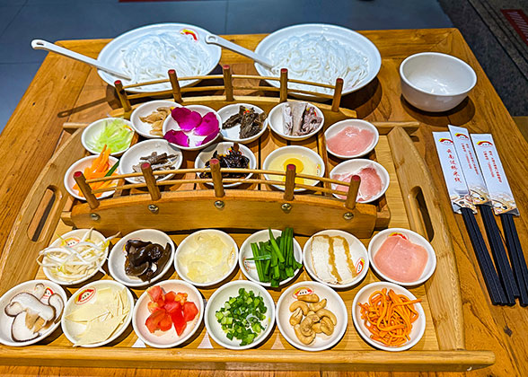Yunnan Crossing-the-bridge noodles